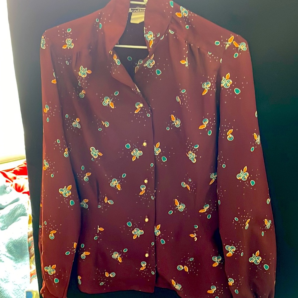 Vintage Casual Corner woman’s size small button up blouse